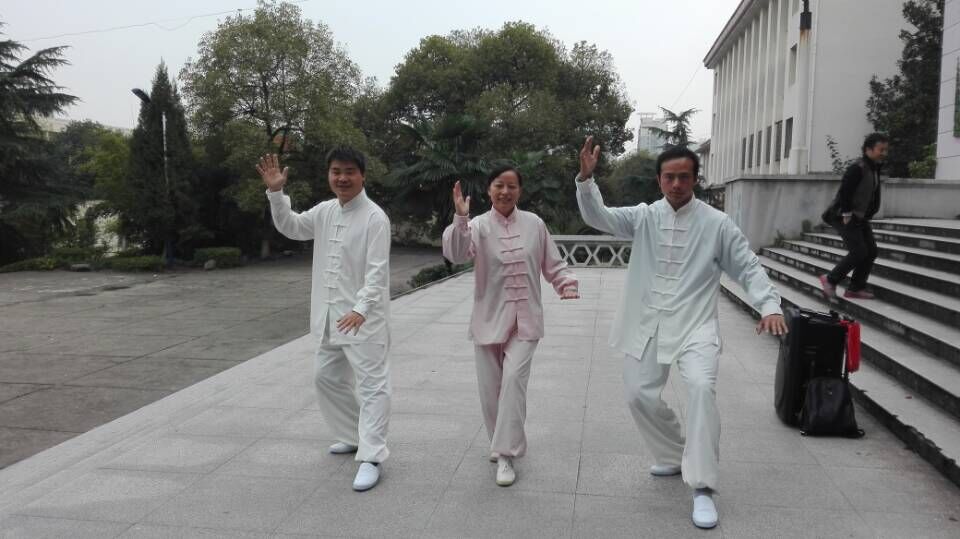 白鹤亮翅